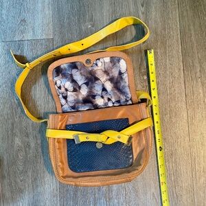 🌼 Ted Baker Leather Crossbody Bag – Butterfly Lining – Mustard Yellow Strap 🌼